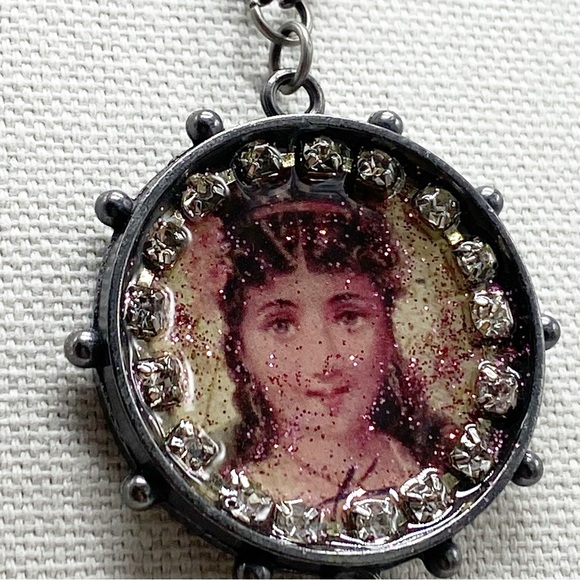 Victorian Girl Believe in Yourself Handcrafted Necklace Sparkly NEW - Picture 4 of 10